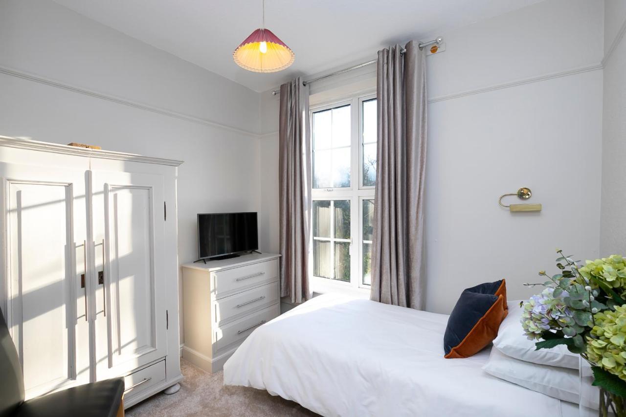 הארלו Pages Hotel And Guesthouse מראה חיצוני תמונה