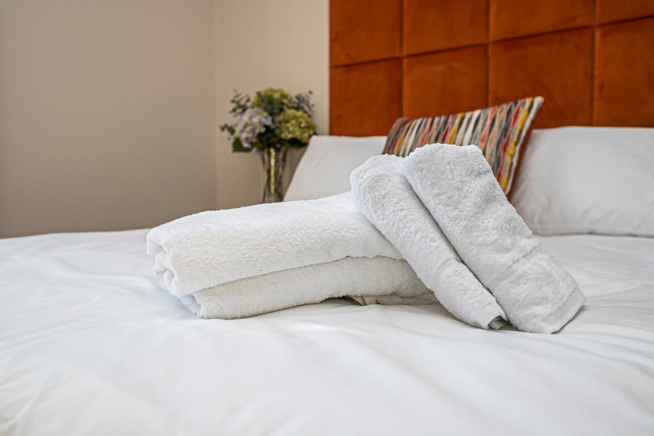 הארלו Pages Hotel And Guesthouse מראה חיצוני תמונה